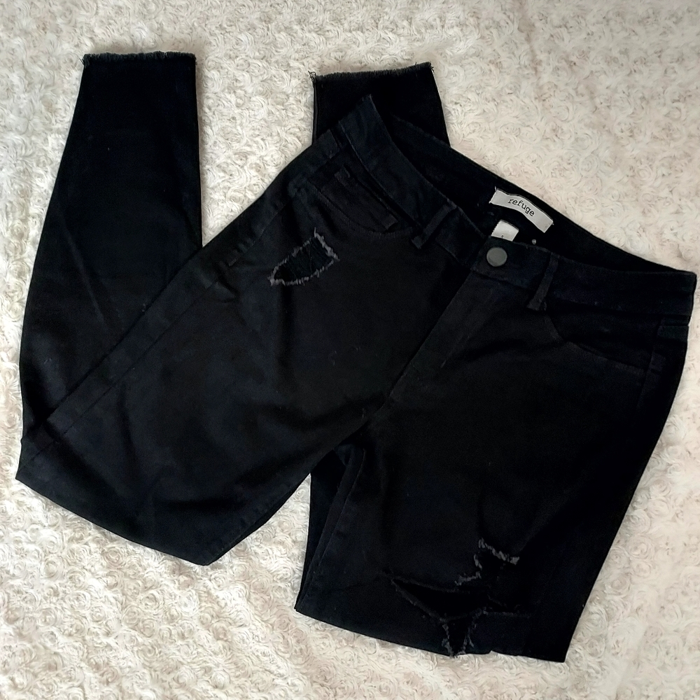 Refuge Distressed stretch black jeans - size 8